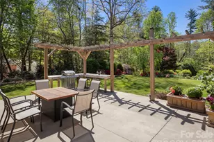 304 Wood Dale Dr, Hendersonville, NC 28791 - Photo 42