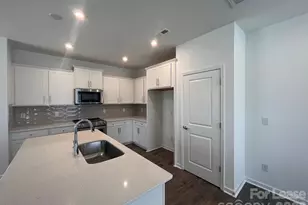 16305 Leading St, Charlotte, NC 28273 - Photo 6