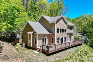 1033 Presidential Dr, Waynesville, NC 28786 - Photo 2