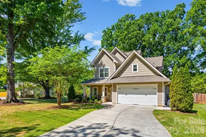 2562 Roseview Lane, Charlotte, NC 28205 - Photo 1
