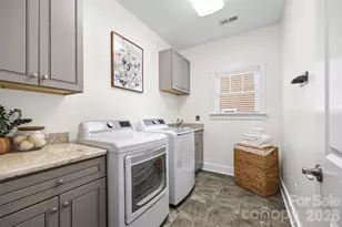 2562 Roseview Ln, Charlotte, NC 28205 - Photo 14