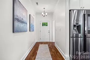 2562 Roseview Ln, Charlotte, NC 28205 - Photo 6