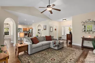 37 Crimson Ln, Hendersonville, NC 28792 - Photo 6