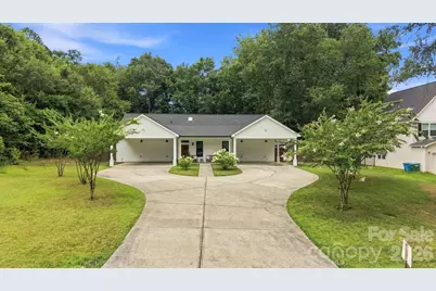 4515 Lindsay Lane, Matthews, NC 28105 - Photo 2