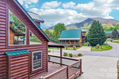 589 Panoramic Loop, Maggie Valley, NC 28751 - Photo 2