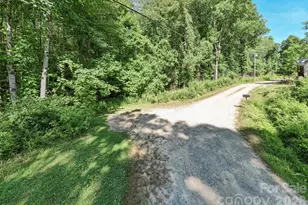17 Chicago Ave, Black Mountain, NC 28711 - Photo 2