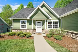 82 Grove End Rd, Fletcher, NC 28732 - Photo 2