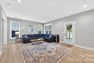 1413 Lomax Avenue, Charlotte, NC 28211 - Photo 36
