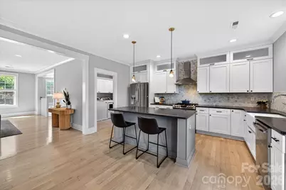 1413 Lomax Avenue, Charlotte, NC 28211 - Photo 10