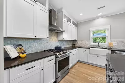 1413 Lomax Avenue, Charlotte, NC 28211 - Photo 14