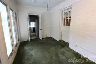 821 Burnley Rd, Charlotte, NC 28210 - Photo 16