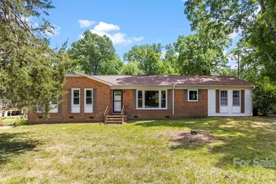 8315 Westbourne Drive, Charlotte, NC 28216 - Photo 1