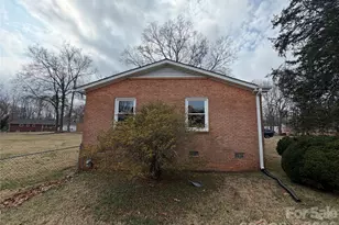 8315 Westbourne Dr, Charlotte, NC 28216 - Photo 30
