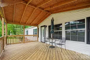 2009 Rocky Creek Ln, Dallas, NC 28034 - Photo 2