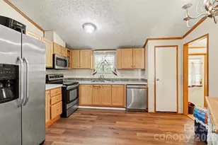 2009 Rocky Creek Ln, Dallas, NC 28034 - Photo 8