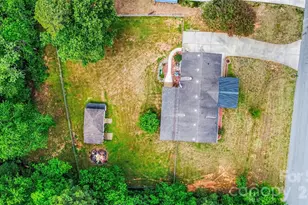 2009 Rocky Creek Ln, Dallas, NC 28034 - Photo 34