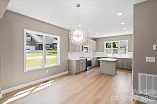 1033 12th Ave Dr NW, Hickory, NC 28601 - Photo 12