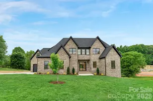 7701 Willowdale Dr, Waxhaw, NC 28173 - Photo 2