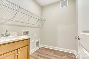 13320 Cozy Ct, Charlotte, NC 28215 - Photo 30