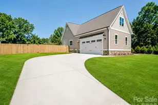 1502 Marion St, Monroe, NC 28112 - Photo 2