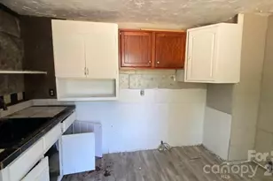 2112 Harpertown Cir, Lenoir, NC 28645 - Photo 8