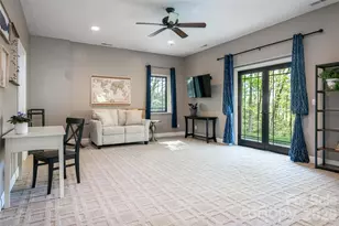 36 Snowshoe Dr, Asheville, NC 28803 - Photo 22