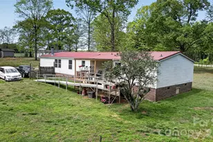 3995 Old Catawba Rd, Claremont, NC 28610 - Photo 14