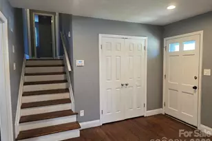 1524 Pondella Dr, Charlotte, NC 28213 - Photo 2