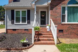 111 Louisbourg Ct, Gastonia, NC 28056 - Photo 2