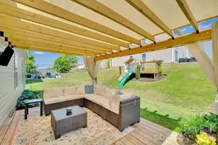 2006 Greenbrook Trl, Dallas, NC 28034 - Photo 2