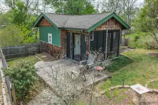 18 Hopedale Cir, Asheville, NC 28806 - Photo 2