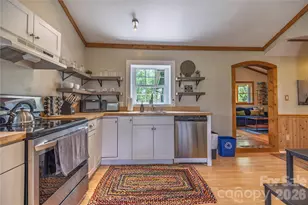 18 Hopedale Cir, Asheville, NC 28806 - Photo 6