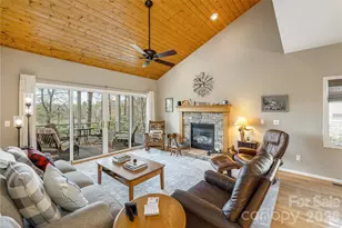 2115 Cumming Woods Ct, Hendersonville, NC 28739 - Photo 4