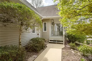 2115 Cumming Woods Ct, Hendersonville, NC 28739 - Photo 2