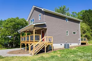 39 Terry Estates Dr, Black Mountain, NC 28711 - Photo 2