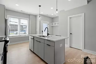 242 Freeland Ln, Charlotte, NC 28217 - Photo 6