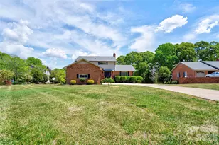 176 Knollwood Dr, Forest City, NC 28043 - Photo 2