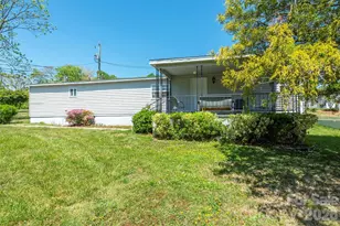 28 Brooks Cove Rd, Black Mountain, NC 28711 - Photo 2