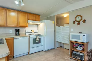 28 Brooks Cove Rd, Black Mountain, NC 28711 - Photo 12