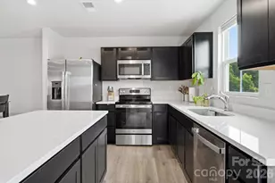4101 Wild Rdg Dr, Charlotte, NC 28215 - Photo 10