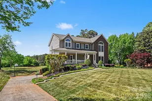 4051 Pinecrest Dr NE, Hickory, NC 28601 - Photo 4