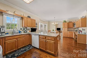 4051 Pinecrest Dr NE, Hickory, NC 28601 - Photo 14