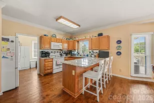 4051 Pinecrest Dr NE, Hickory, NC 28601 - Photo 12
