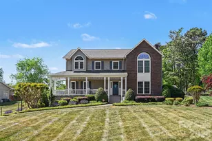 4051 Pinecrest Dr NE, Hickory, NC 28601 - Photo 2