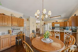 4051 Pinecrest Dr NE, Hickory, NC 28601 - Photo 16