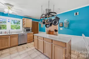 305 W 9th St, Newton, NC 28658 - Photo 10