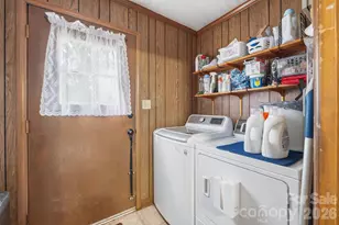 305 W 9th St, Newton, NC 28658 - Photo 16