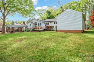 305 W 9th St, Newton, NC 28658 - Photo 2