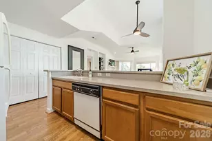 17919 Kings Point Dr, Cornelius, NC 28031 - Photo 18