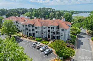 17919 Kings Point Dr, Cornelius, NC 28031 - Photo 10